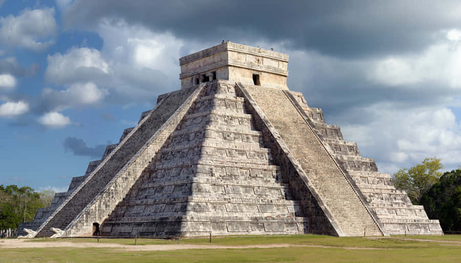 Chichen Itza Mexico Dark Thick Clouds Wallpaper