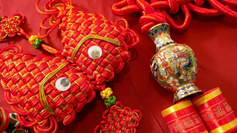 Chinese Knot Fish Decoration Wallpaper