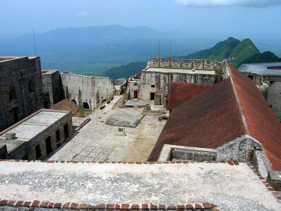 Citadelle Laferriere Foggy Backdrop Wallpaper