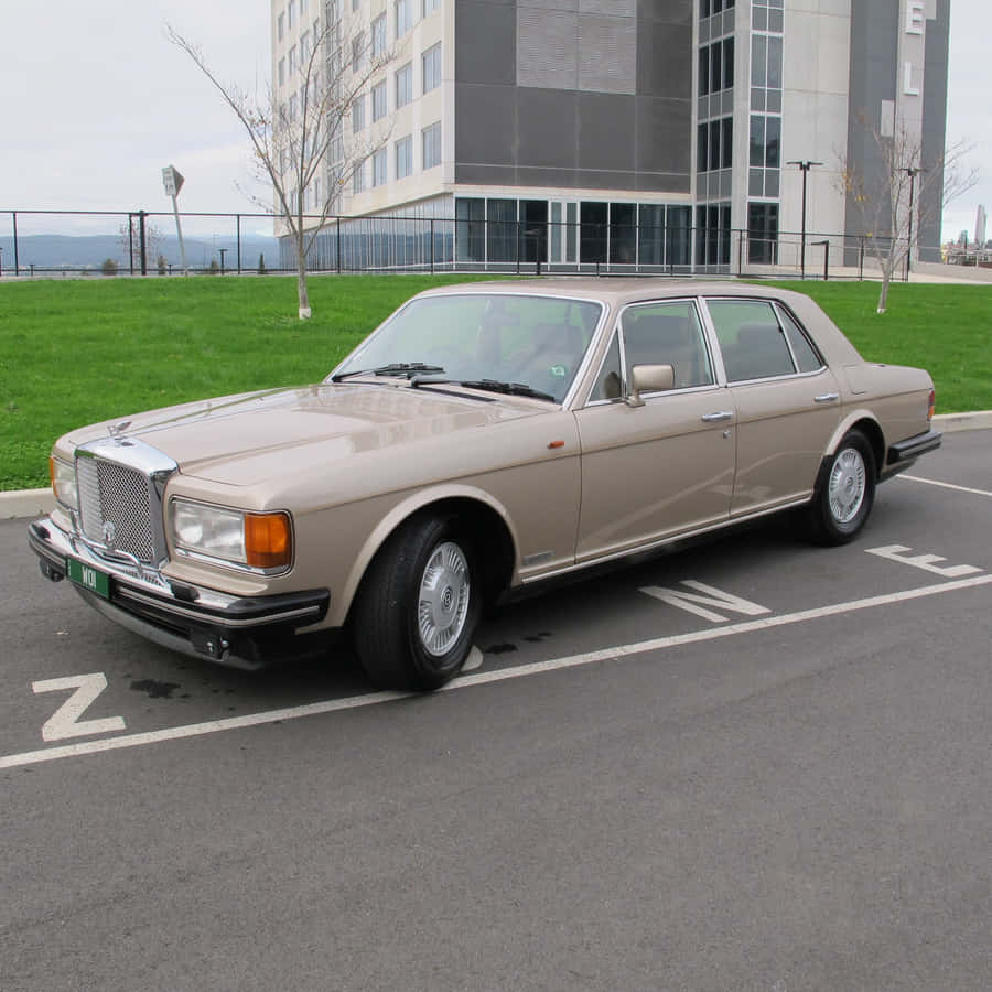 Classic Bentley Eight In Luxurious Elegance Wallpaper