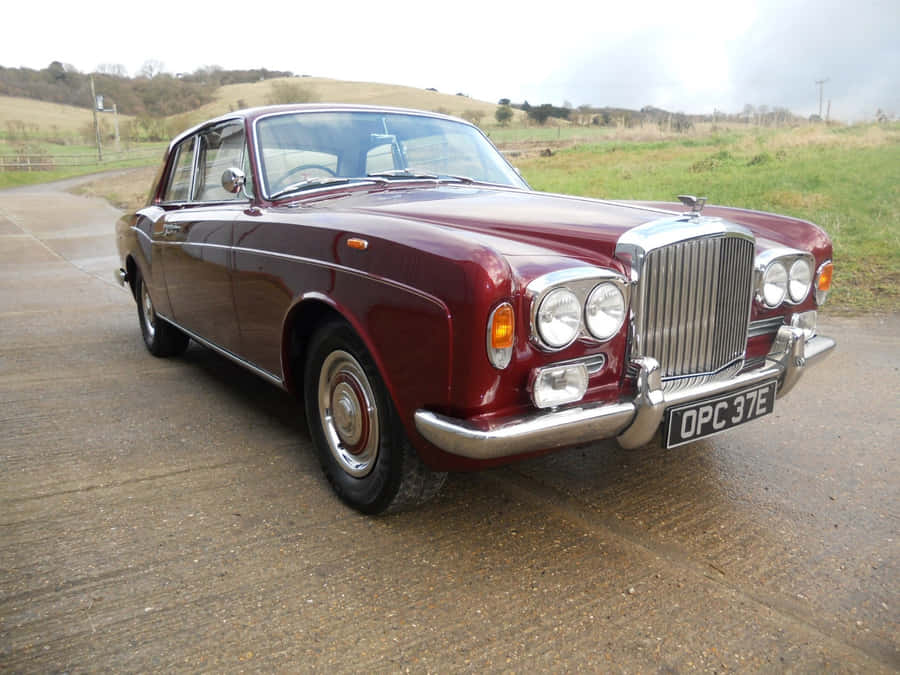 Classic Bentley T1 - A Timeless Masterpiece Wallpaper