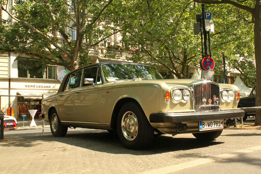 Classic Bentley T2 Luxury Automobile Wallpaper