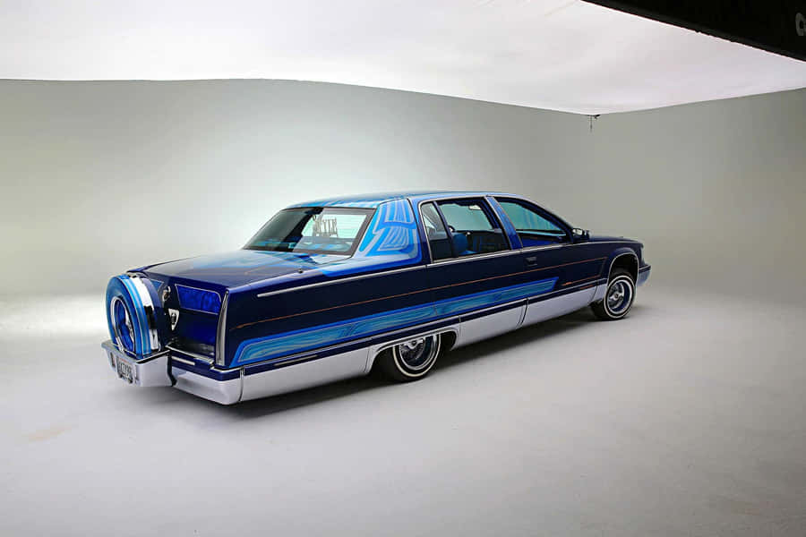 Classic Cadillac Fleetwood Luxury Car Wallpaper
