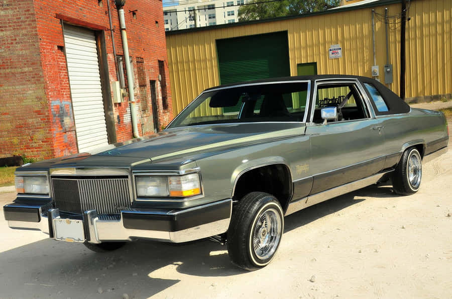 Classic Luxury - Cadillac Deville Wallpaper