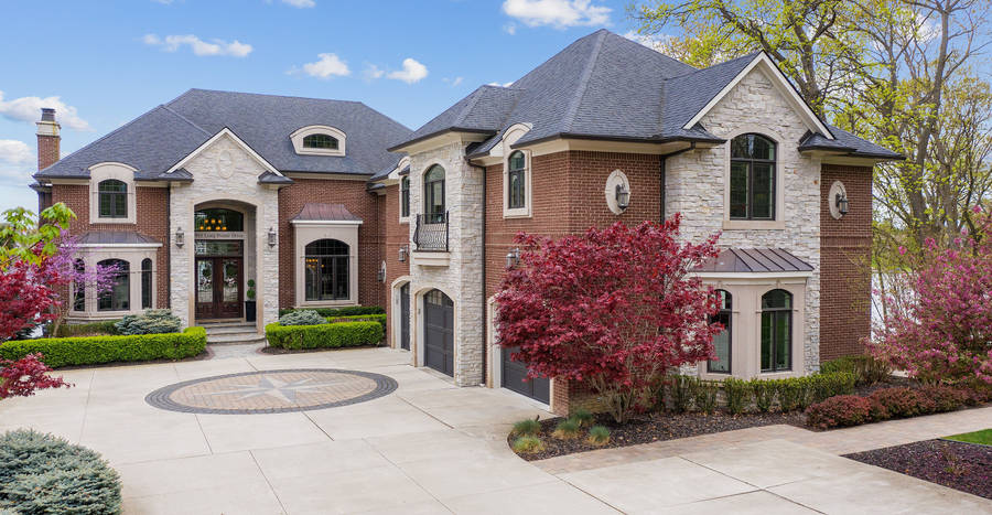 Classic Mansion Home Wallpaper