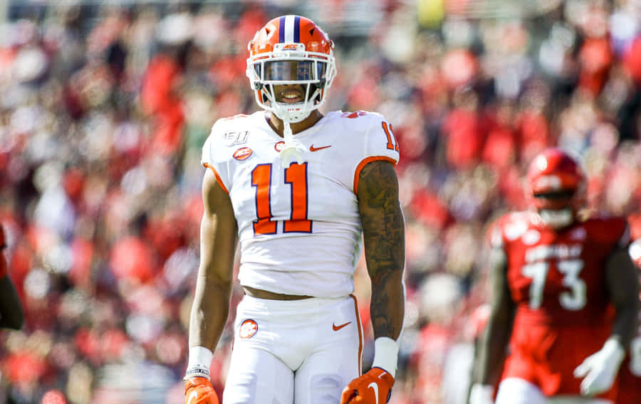 Clemson Linebacker Isaiah Simmons Wallpaper