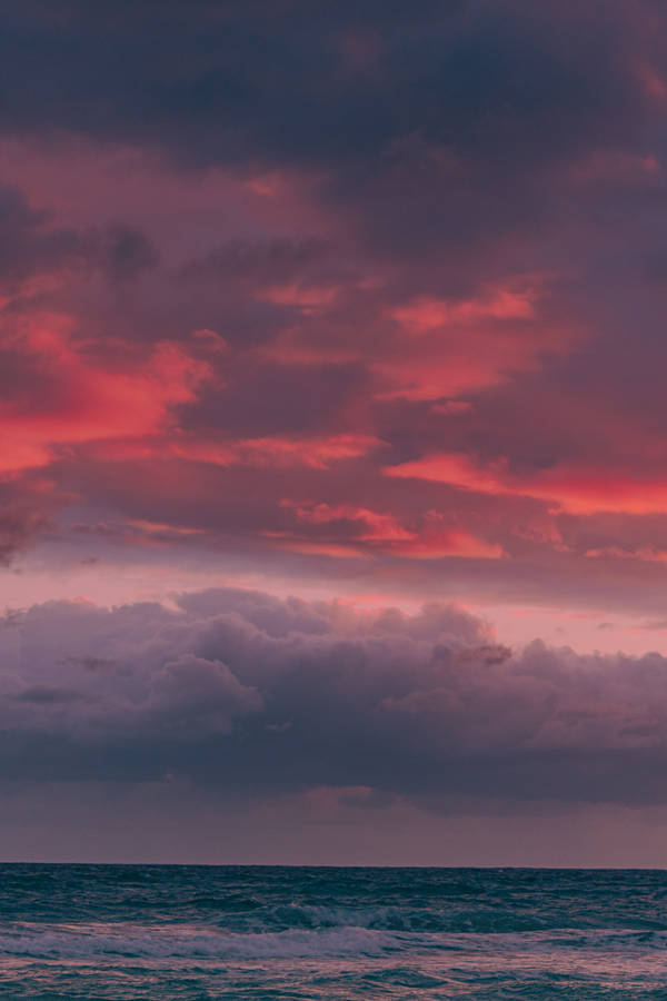 Cloud Aesthetic With Ocean Wallpaper