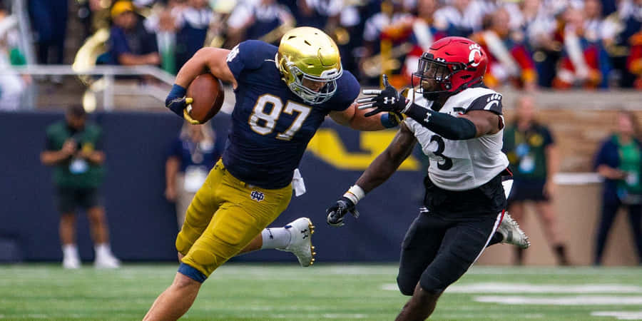 College Football Action Run Wallpaper