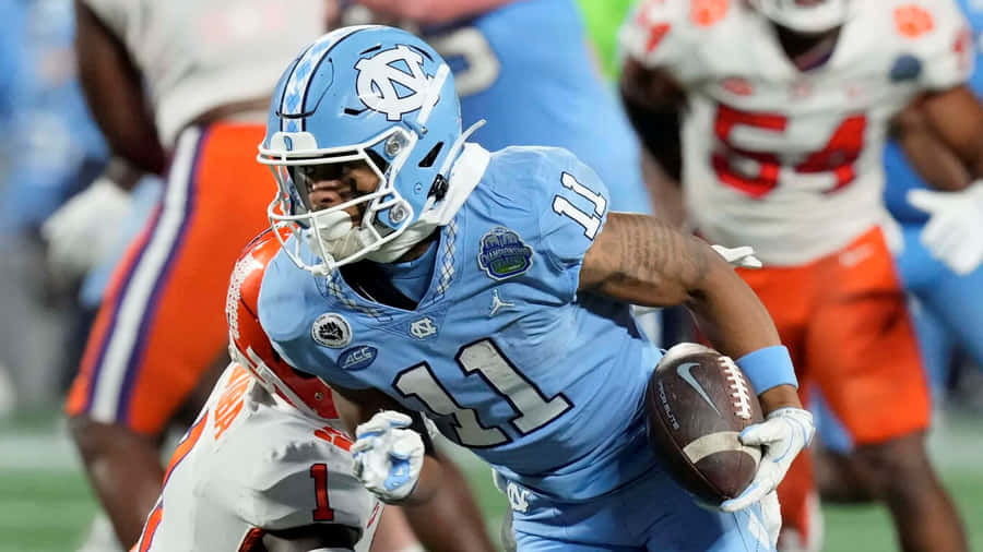 College_ Football_ Action_ Run Wallpaper