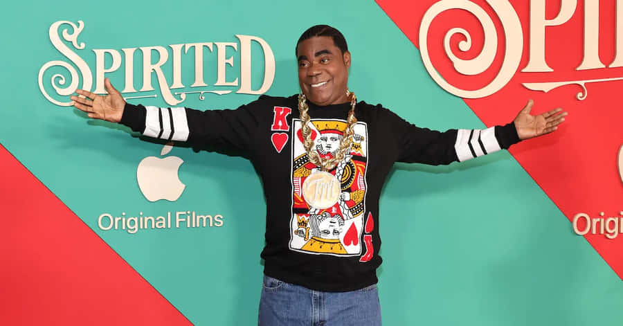 Comedian Tracy Morgan Smiling In A Photoshoot Wallpaper