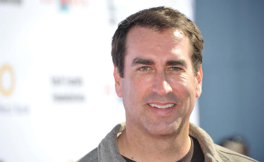 Comedic Actor Rob Riggle Wallpaper