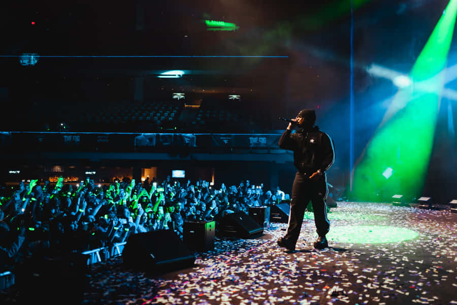 Concert Performancein Green Lights Wallpaper