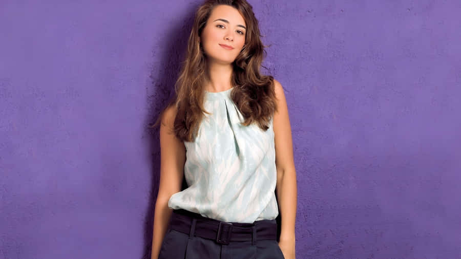 Cote De Pablo Casual Style Wallpaper