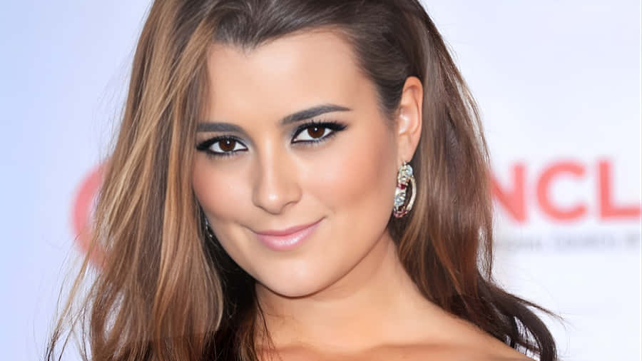Cote De Pablo Glamorous Look Wallpaper