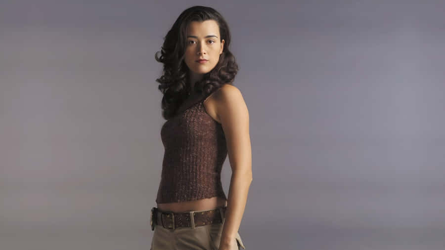 Cote De Pablo Stylish Portrait Wallpaper