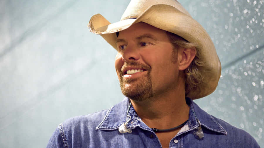 Country Music Artist Smiling Wallpaper
