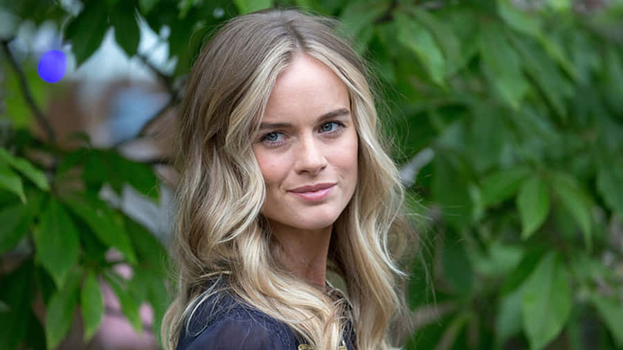 Cressida Bonas Glowing In A Chic Event Attire Wallpaper