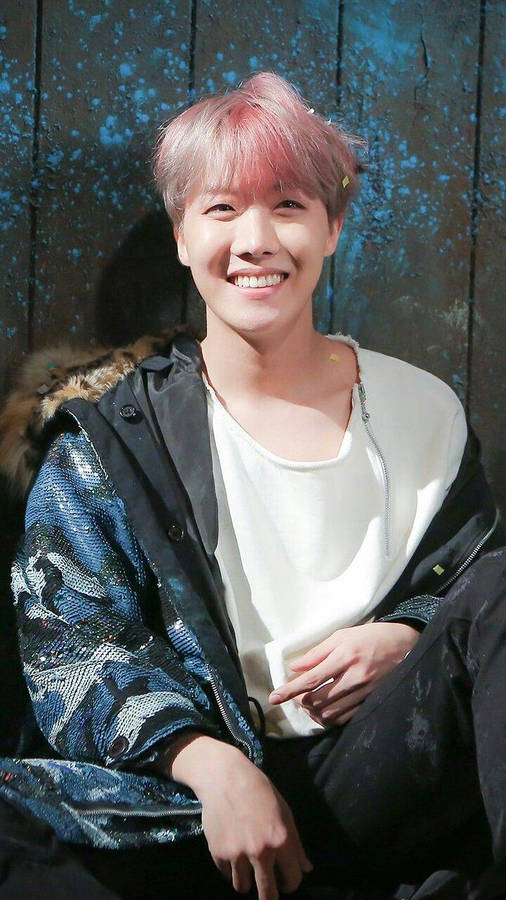 Cute Bts J-hope Smiling Wallpaper