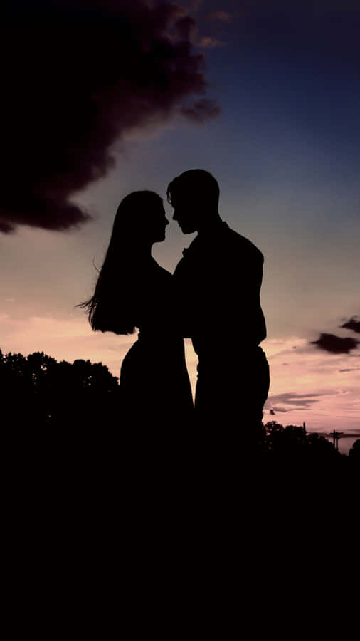 Dark Love Silhouettes Wallpaper