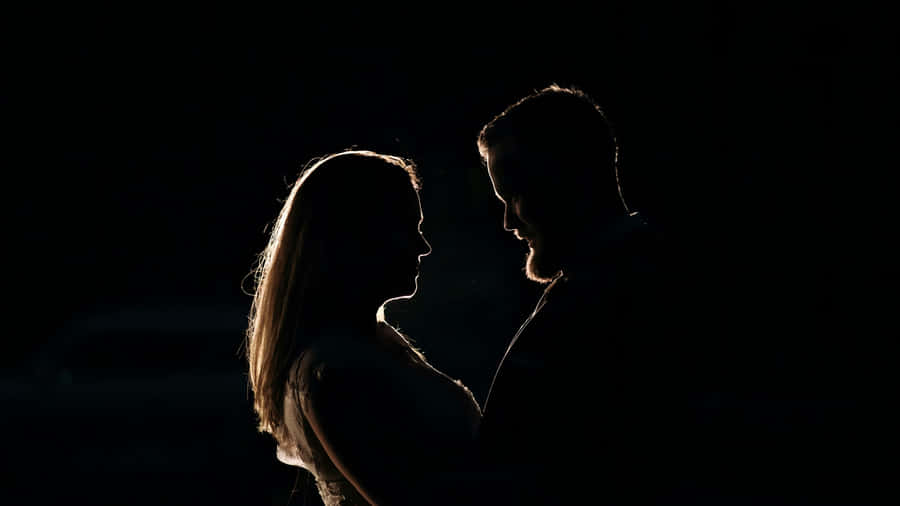 Dark Romance Silhouettes Wallpaper