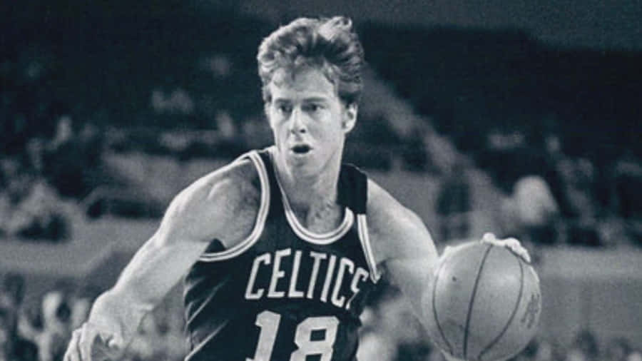 Dave Cowens In Black And White Wallpaper