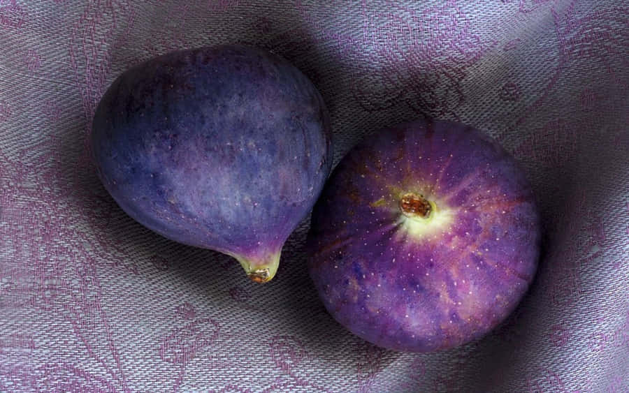 Delicious Purple Figs Ripe For Picking Wallpaper