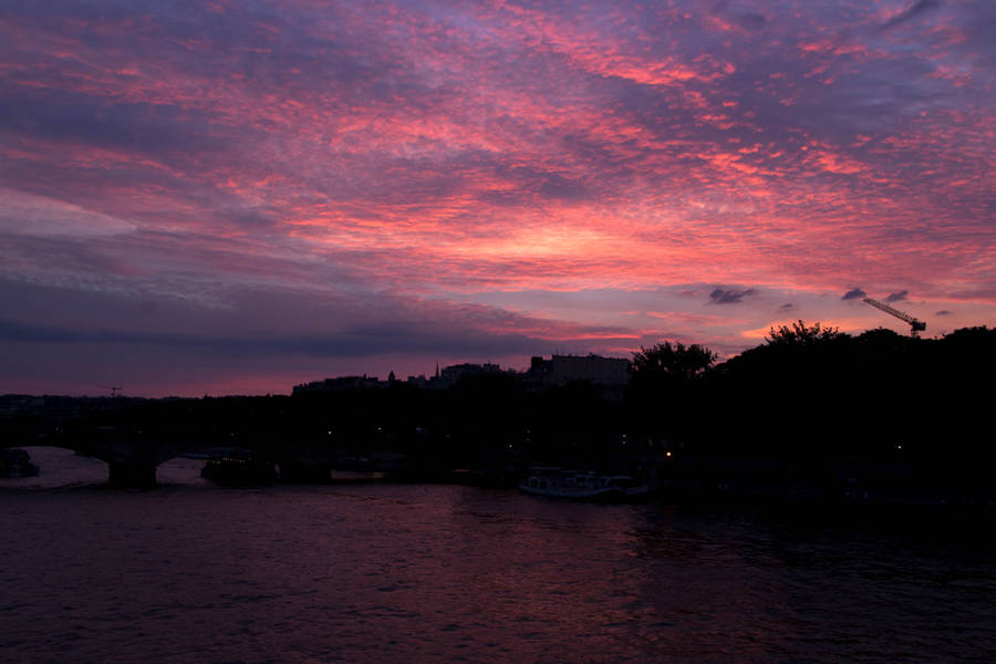 Delightful Sunset Over The Sea Wallpaper