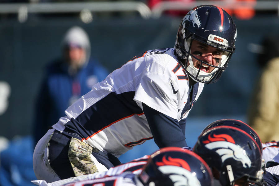 Denver Broncos Serving Wallpaper