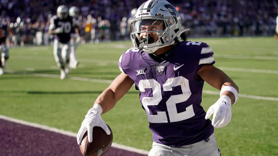 Deuce Vaughn Action Shot Wallpaper