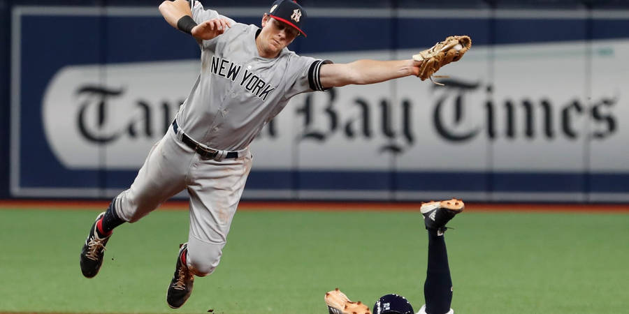 Dj Lemahieu Catching Ball Wallpaper