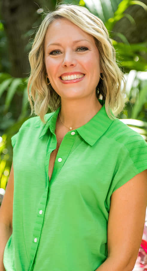 Dylan Dreyer Smiling Outdoors Wallpaper