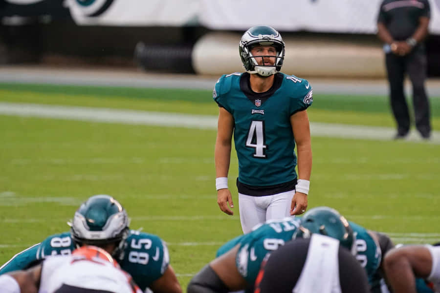 Eagles Kicker Prepares For Field Goal Wallpaper
