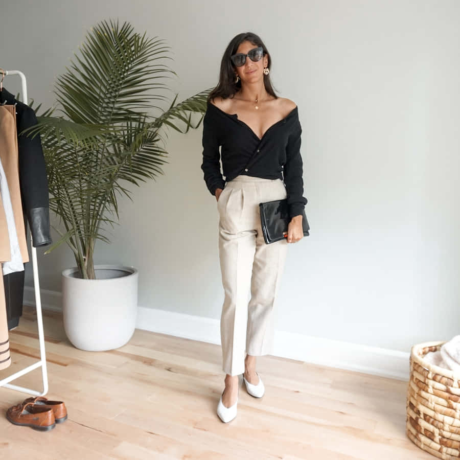 Effortless Minimalist Fashion For Men And Women Wallpaper