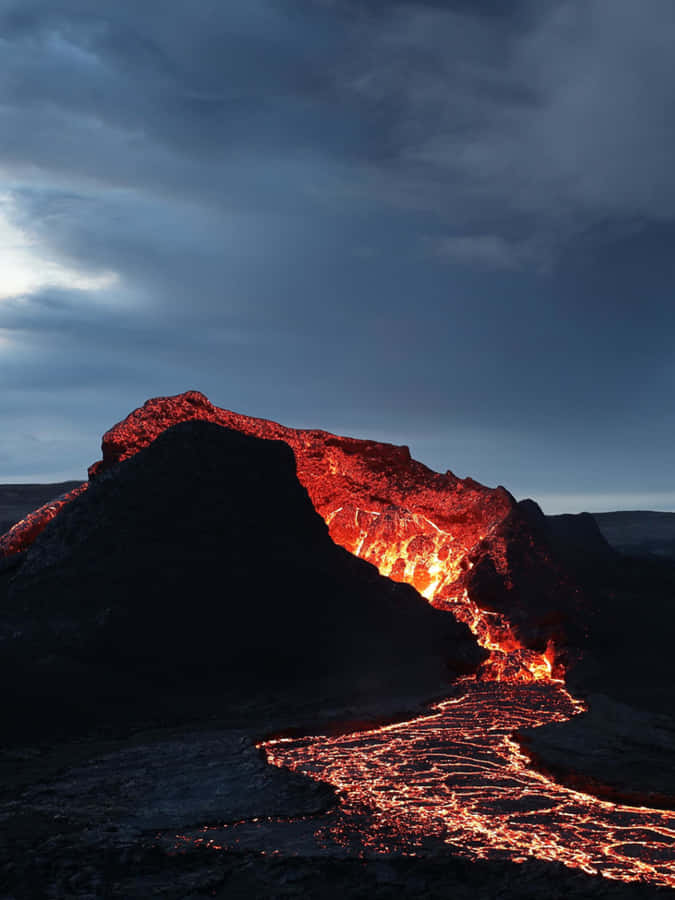 Effusive Volcanic Eruption At Geldingadalir Wallpaper
