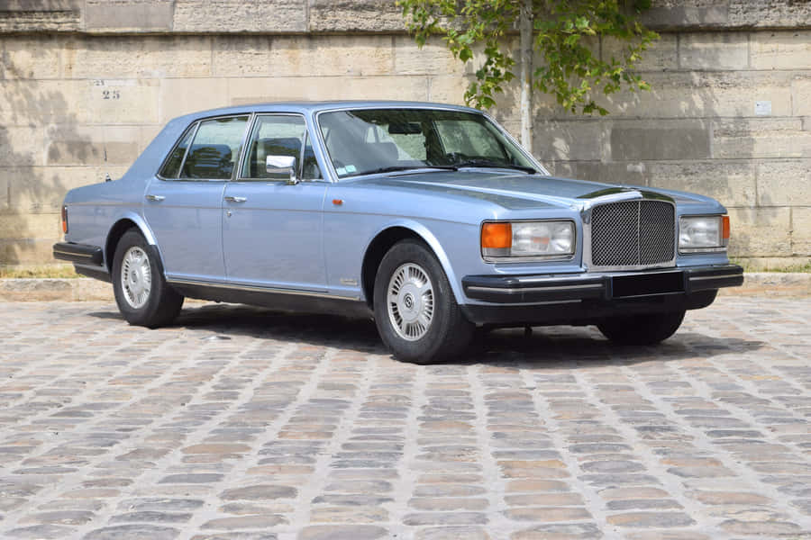 Elegant Bentley Eight In Classic Green Wallpaper