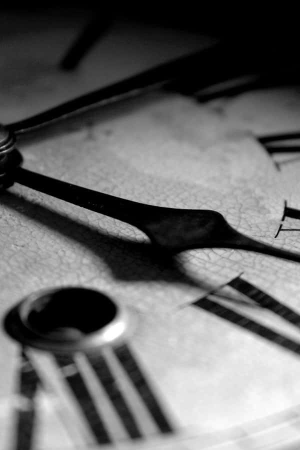 Elegant Black And White In Retro Style Wallpaper