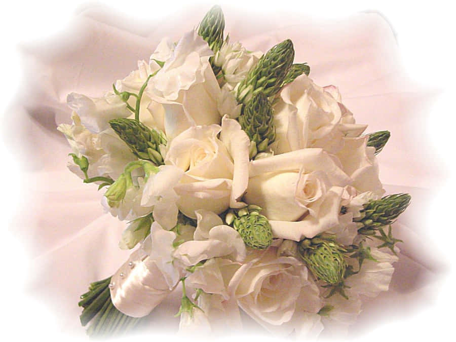 Elegant Bridal Bouquet With Pink And White Roses Wallpaper