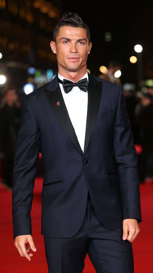 Elegant Manin Black Suiton Red Carpet Wallpaper