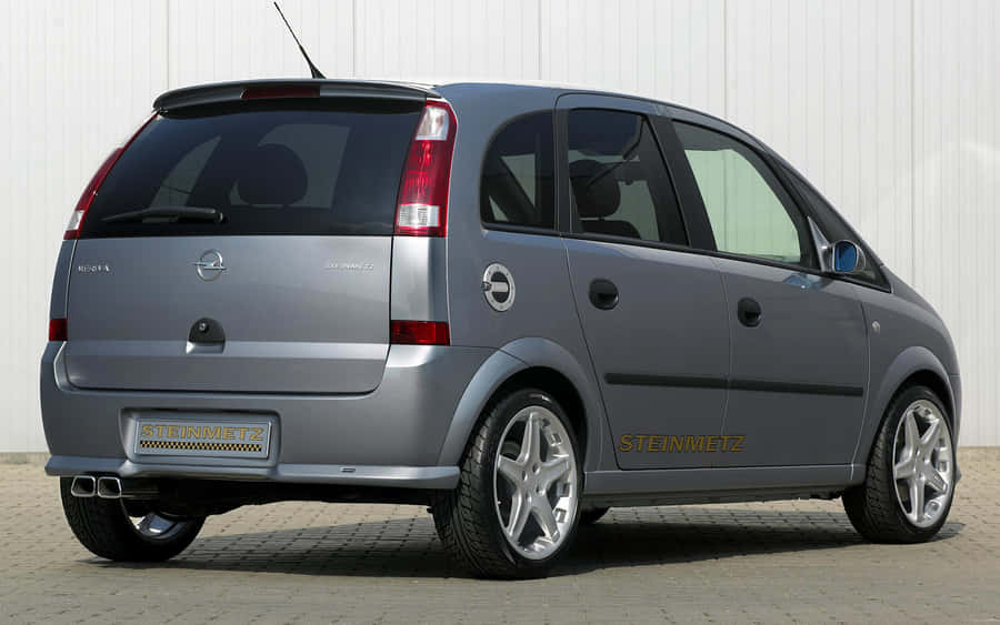 Elegant Opel Meriva In Full Display Wallpaper
