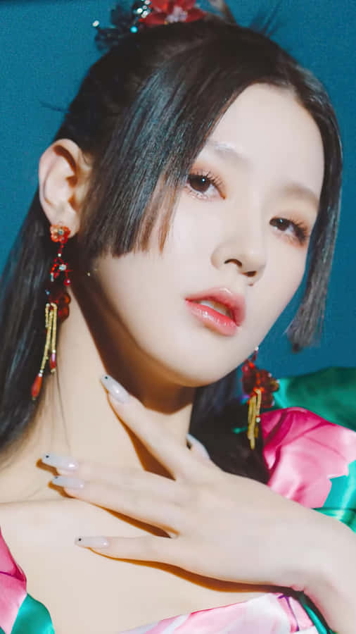 Elegant Portrait Gidle Member Wallpaper