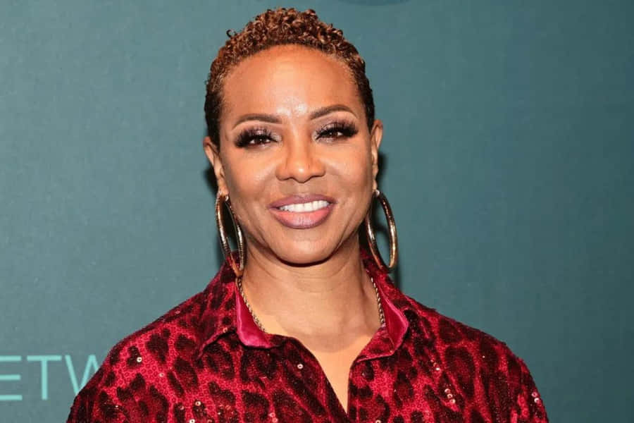 Elegant Red Top Smile Wallpaper