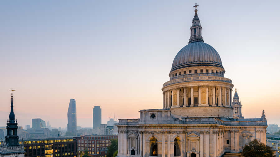 Elegant St. Paul's Cathedral Sunset View Wallpaper