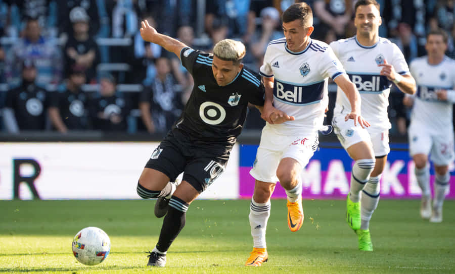 Emanuel Reynoso Against The Vancouver Whitecaps Fc Wallpaper