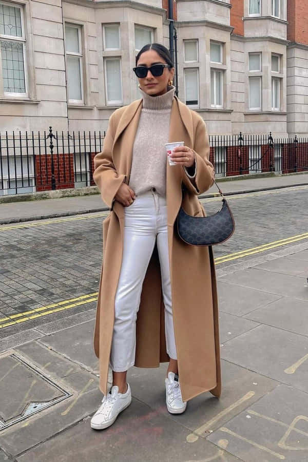 Embracing Minimalist Fashion Wallpaper