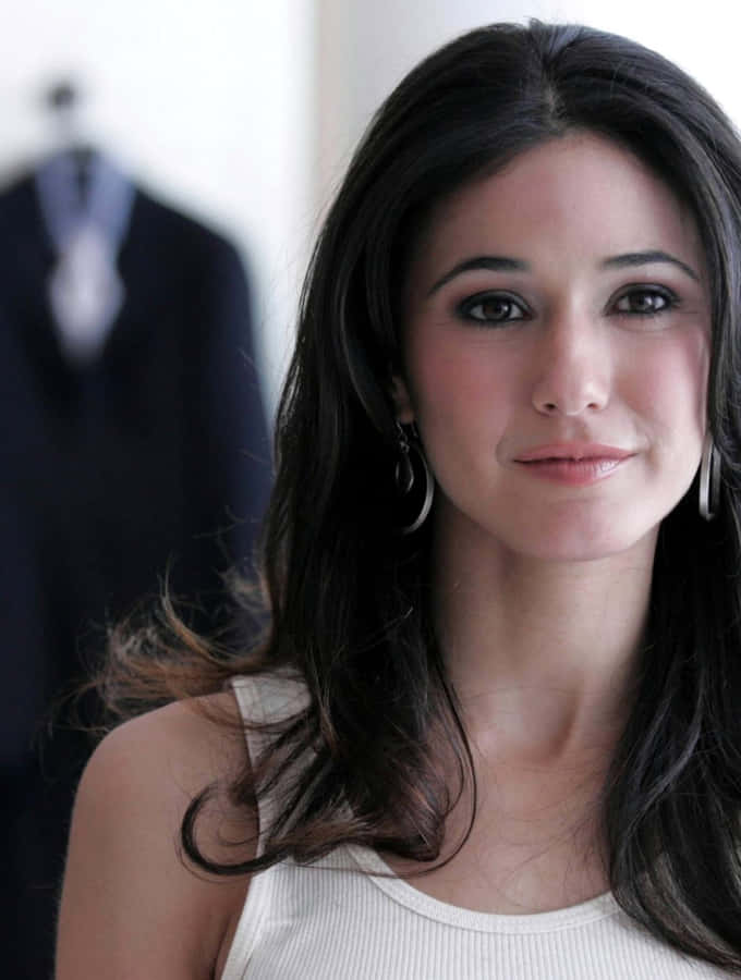 Emmanuelle Chriqui Radiant In A Stunning Photoshoot Wallpaper