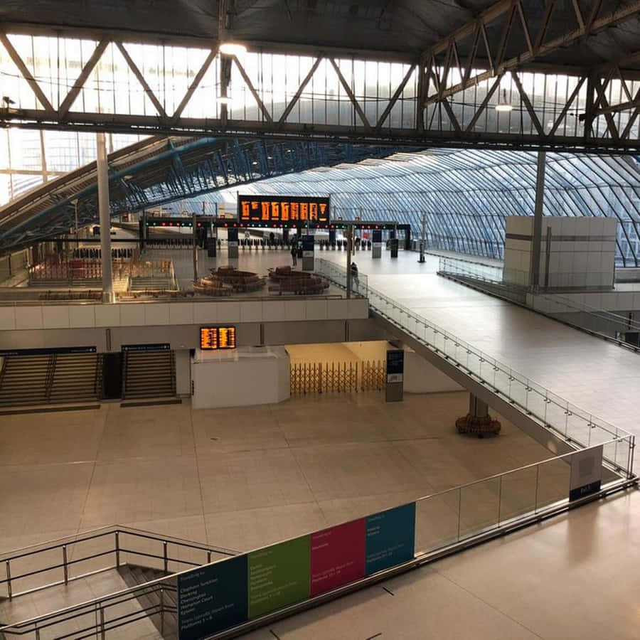 Empty Waterloo Station Wallpaper