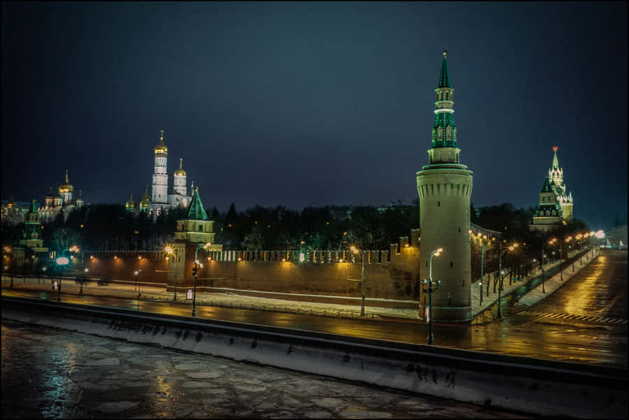 Enchanting View Of The Majestic Kremlin Wallpaper