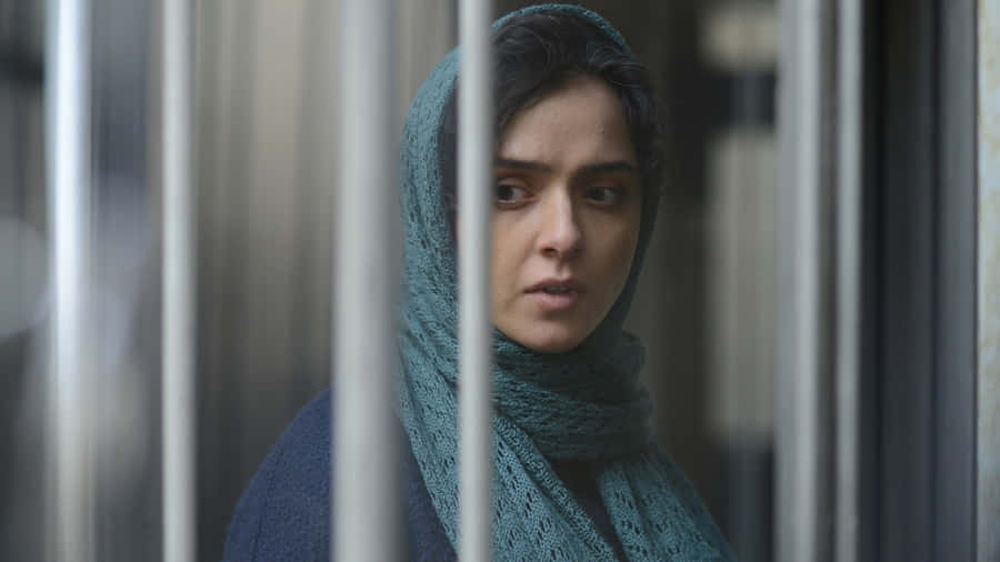 Energetic Salesman Marketing Products Wallpaper