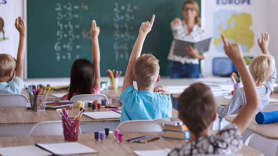 Engaged Learning Environment In A Math Class Wallpaper