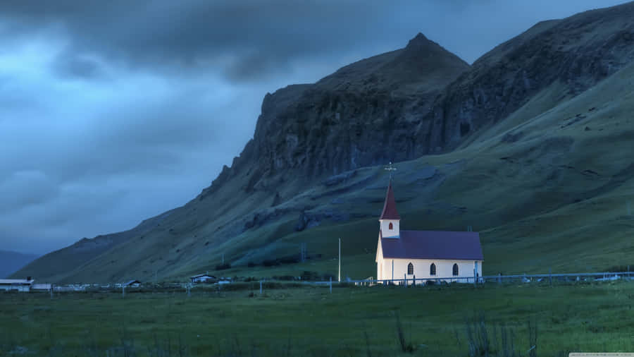 Enjoy Serene Views Of Iceland From The Comfort Of Your Desktop Wallpaper